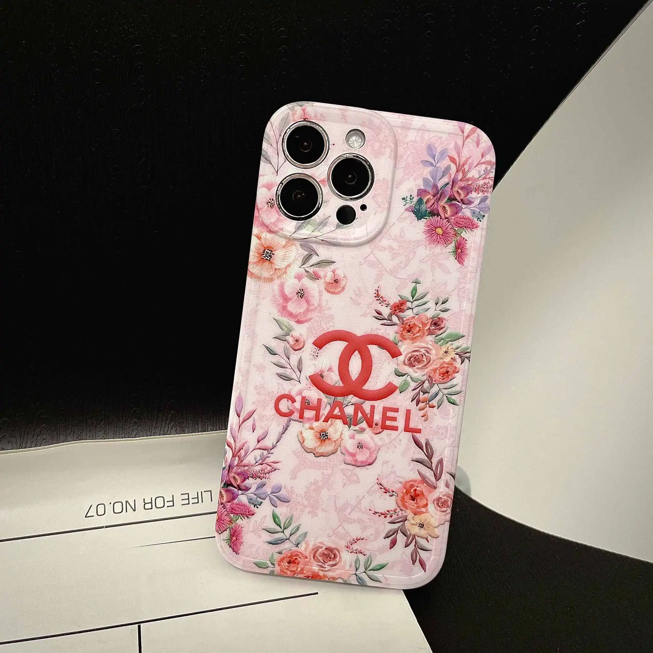 【大注目】アイフォン用   iphone全機種対応  アイフォンケース カメラ保護 レディース愛用 スマホケース