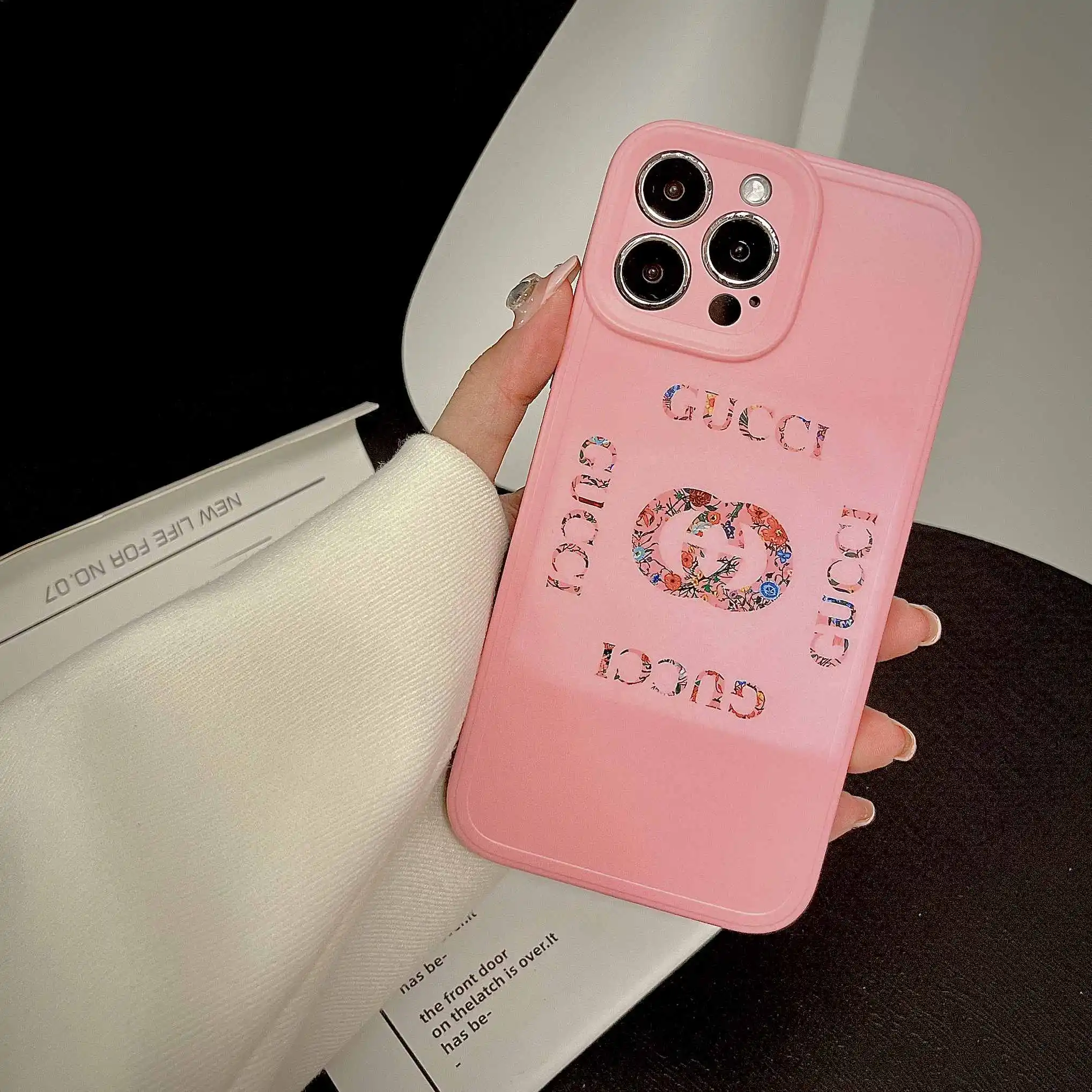 【大注目】アイフォン用   iphone全機種対応  アイフォンケース カメラ保護 レディース愛用 スマホケース