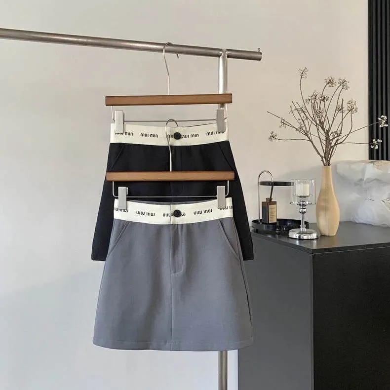 『S-2XL』大人の定番 超人気商品 着瘦せ 高級感  ハイウエスト ファッション  無地 アルファベット 新作 シンプル スカート