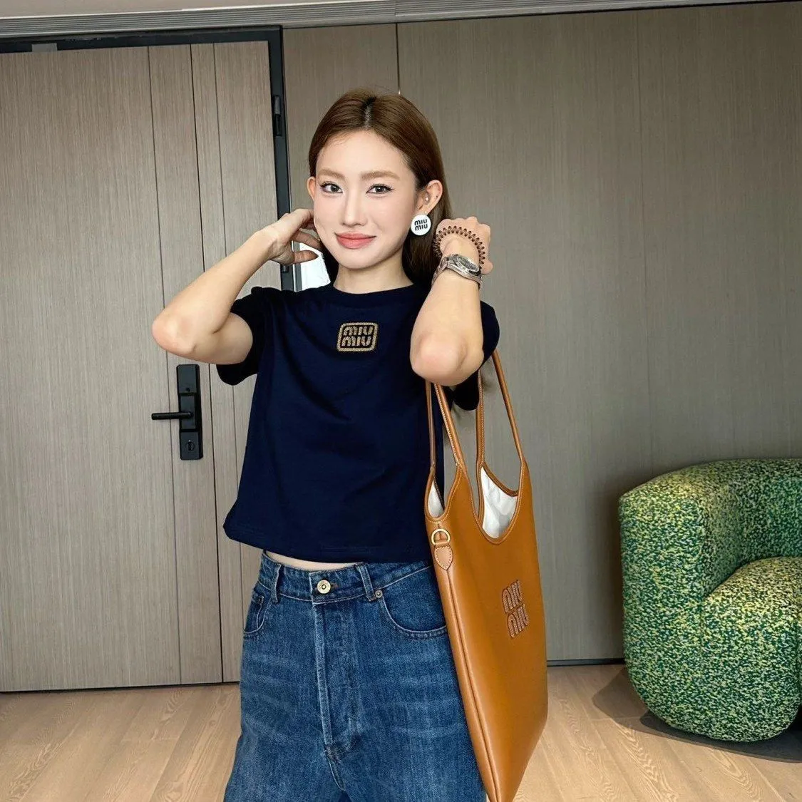 絶対流行 アルファベット ラウンドネック スリム 着痩せ 合わせやすい トレンド 半袖 Tシャツ