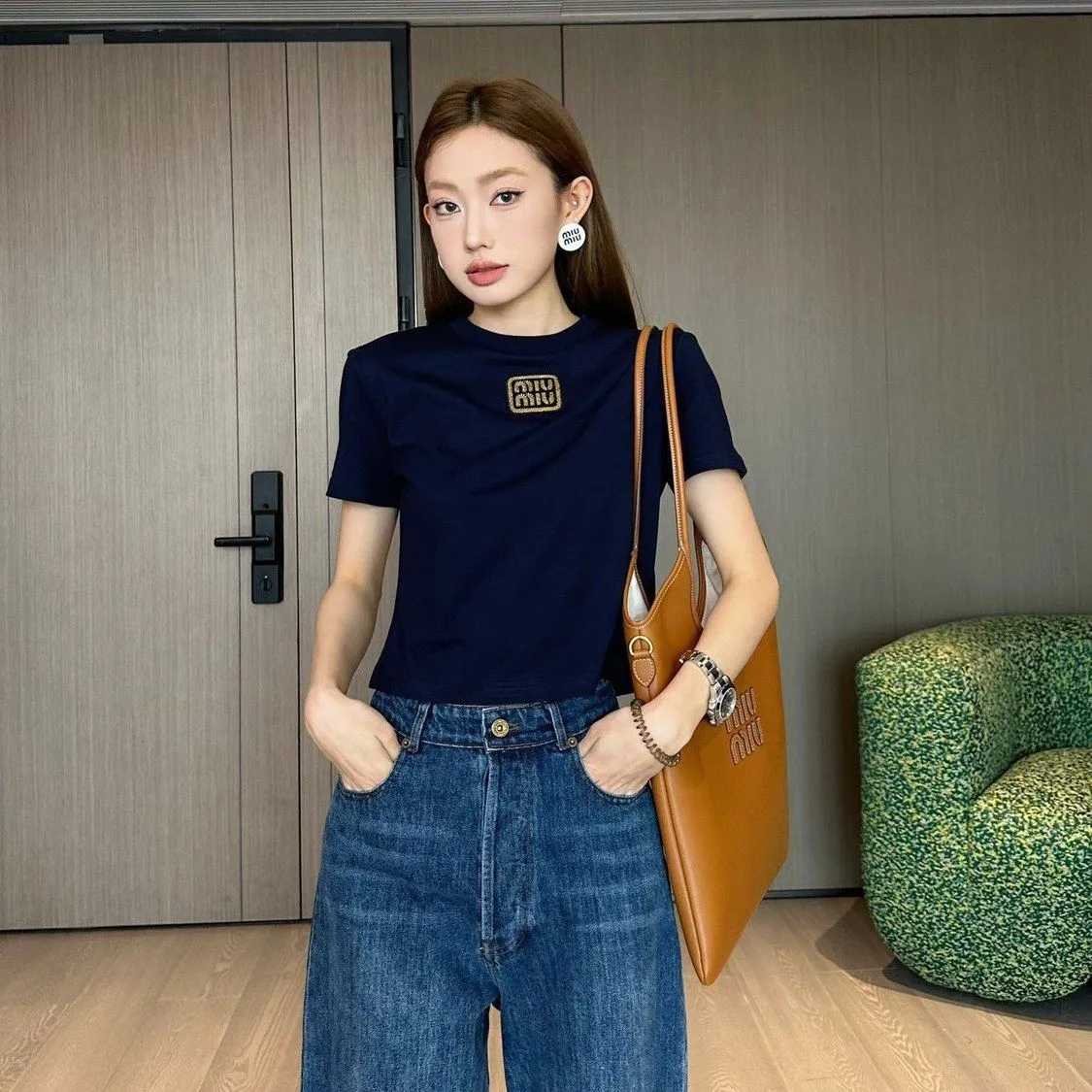 絶対流行 アルファベット ラウンドネック スリム 着痩せ 合わせやすい トレンド 半袖 Tシャツ