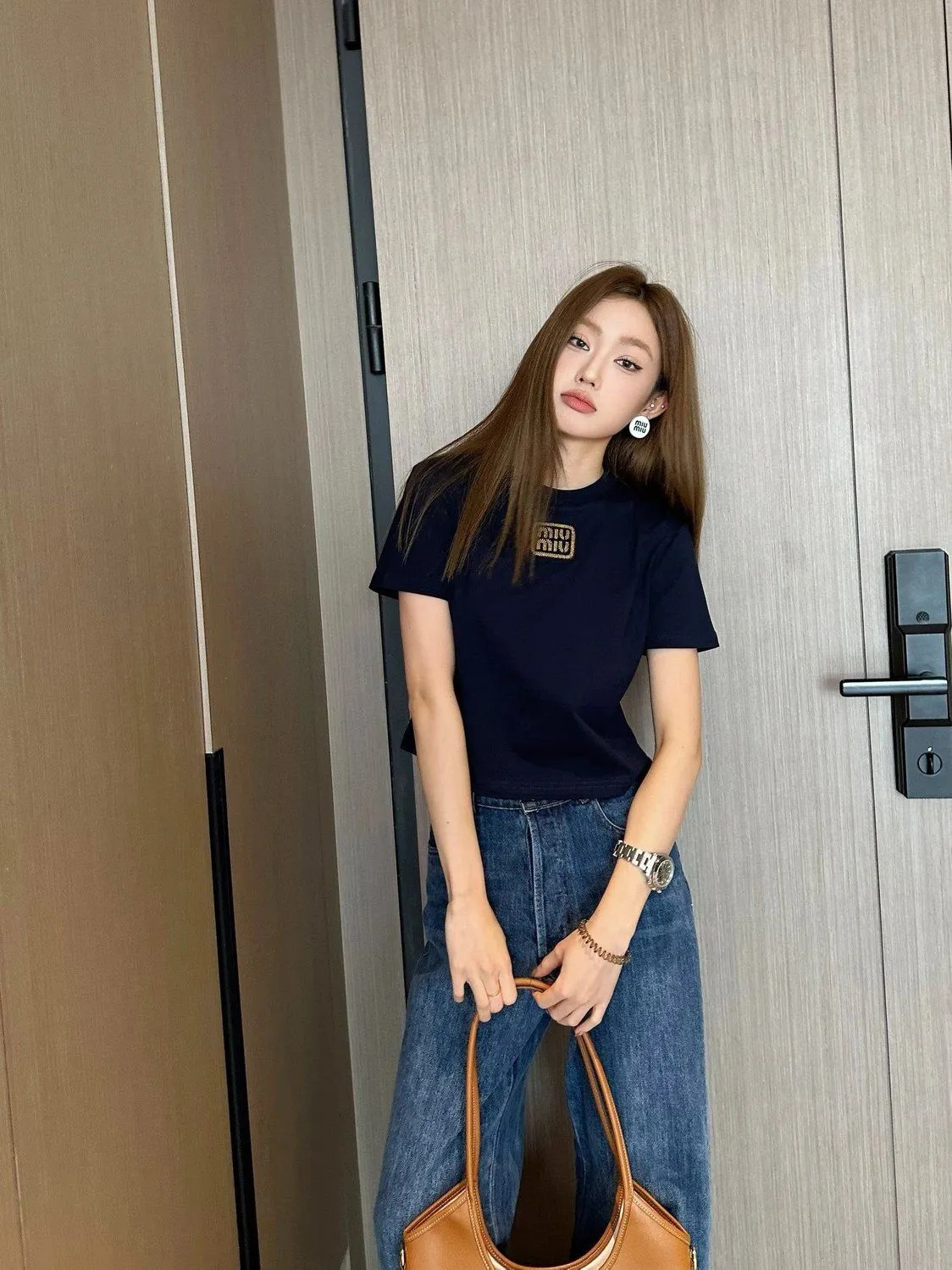 絶対流行 アルファベット ラウンドネック スリム 着痩せ 合わせやすい トレンド 半袖 Tシャツ