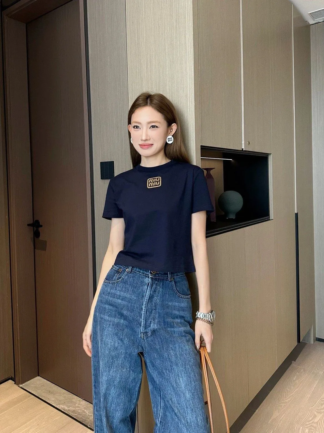 絶対流行 アルファベット ラウンドネック スリム 着痩せ 合わせやすい トレンド 半袖 Tシャツ