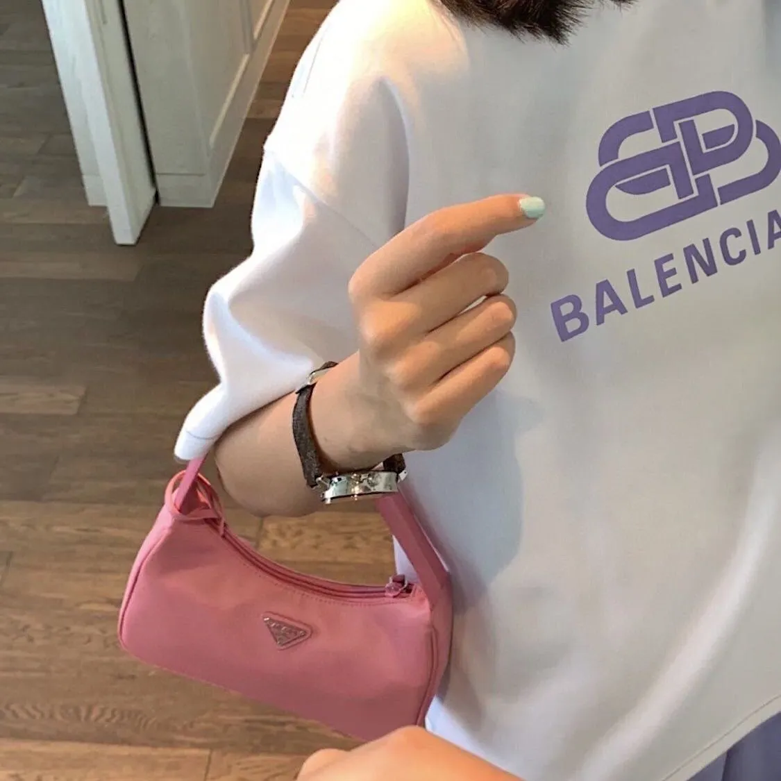 気質満点 美人度アップ 女子マスト 高級感 大人気 ファッション  オーバーサイズ  Tシャツ