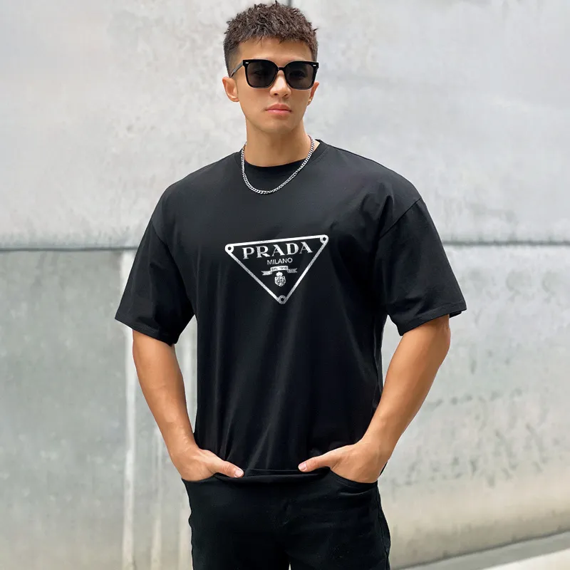 着回し最強 人気爆発中 存在感強い 三色選べられ 夏 新作 シンプル プリント Tシャツ
