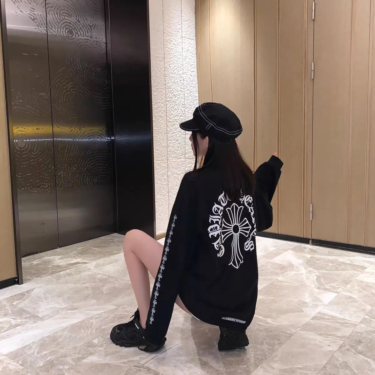 着瘦せ 超人気商品 気質いい シンプル 通気性 オーバーサイズ 日常 長袖 Ｔシャツ