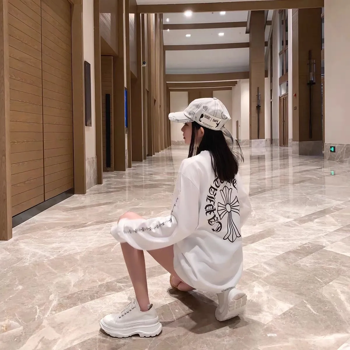 着瘦せ 超人気商品 気質いい シンプル 通気性 オーバーサイズ 日常 長袖 Ｔシャツ