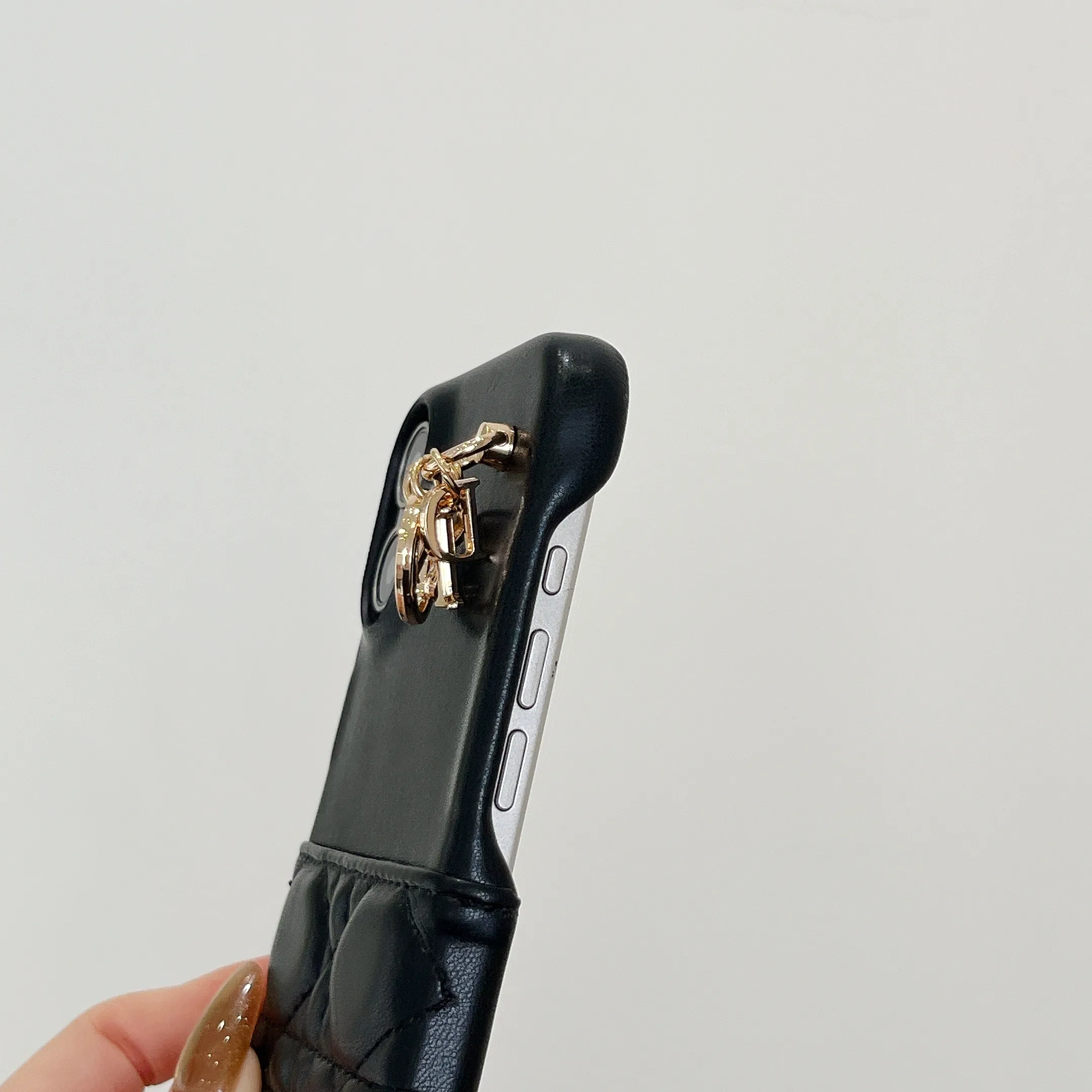 おすすめ 気質満点 フェミニン 金属飾り カード収納 ファッション  スマホケース