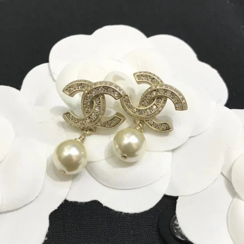 新作登場 華やか 高品質 シンプル パールイヤリング
