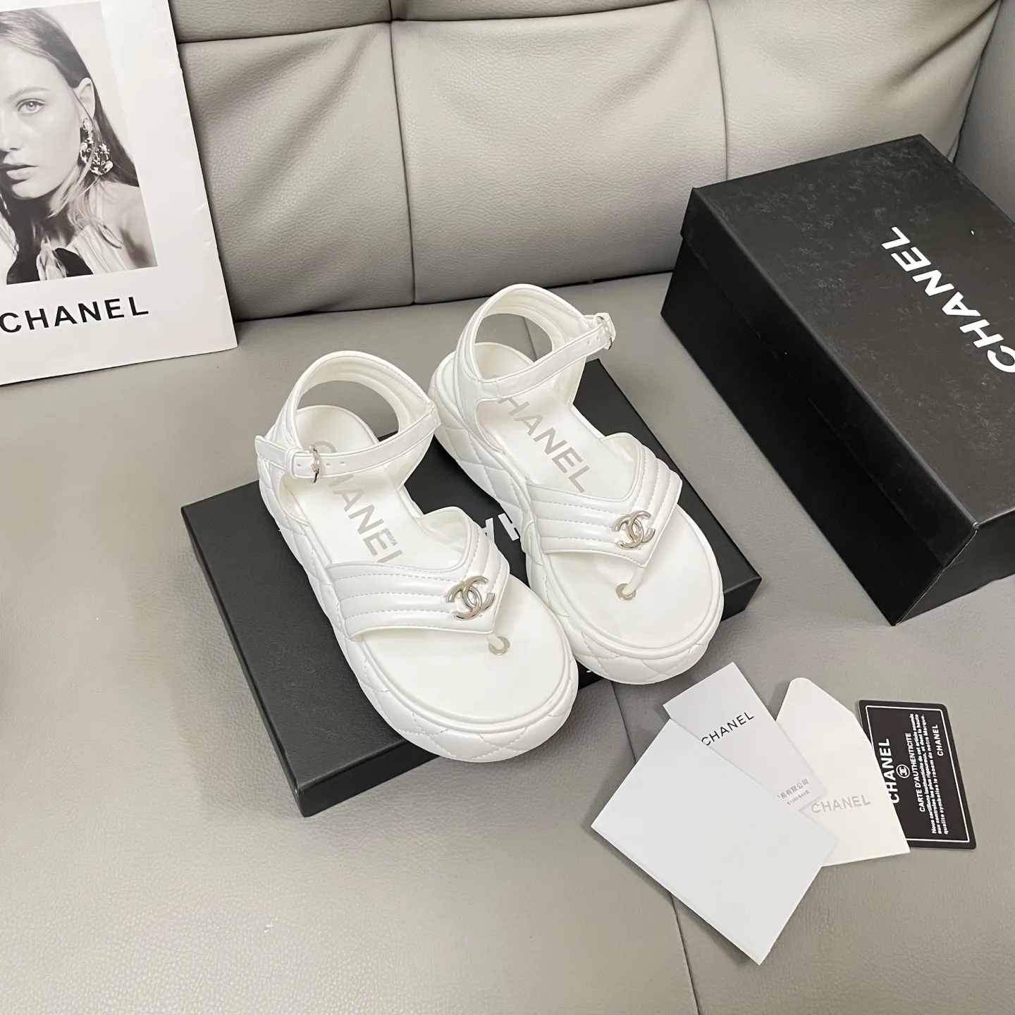『35-40』スタイルアップ ファッション ミニマル 軽量 本革組み合わせ 厚底 サンダル