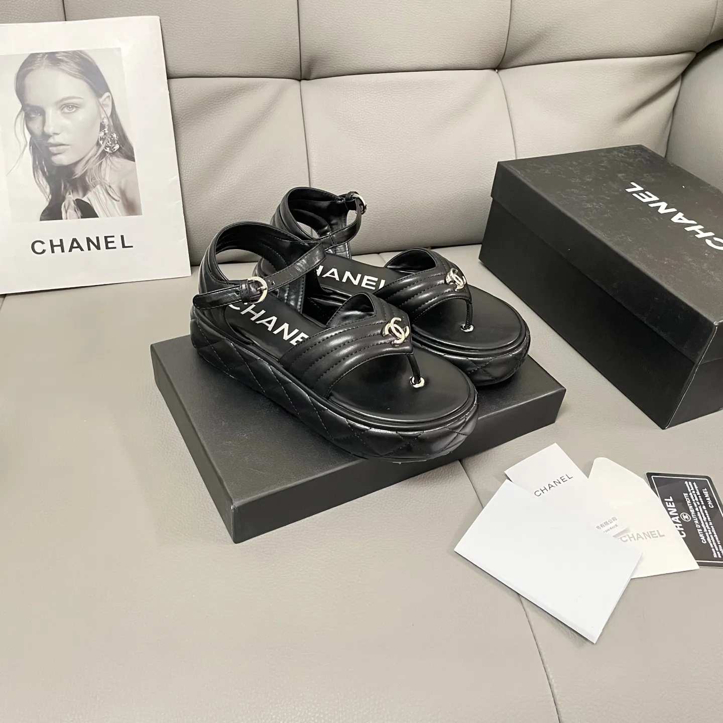 『35-40』スタイルアップ ファッション ミニマル 軽量 本革組み合わせ 厚底 サンダル