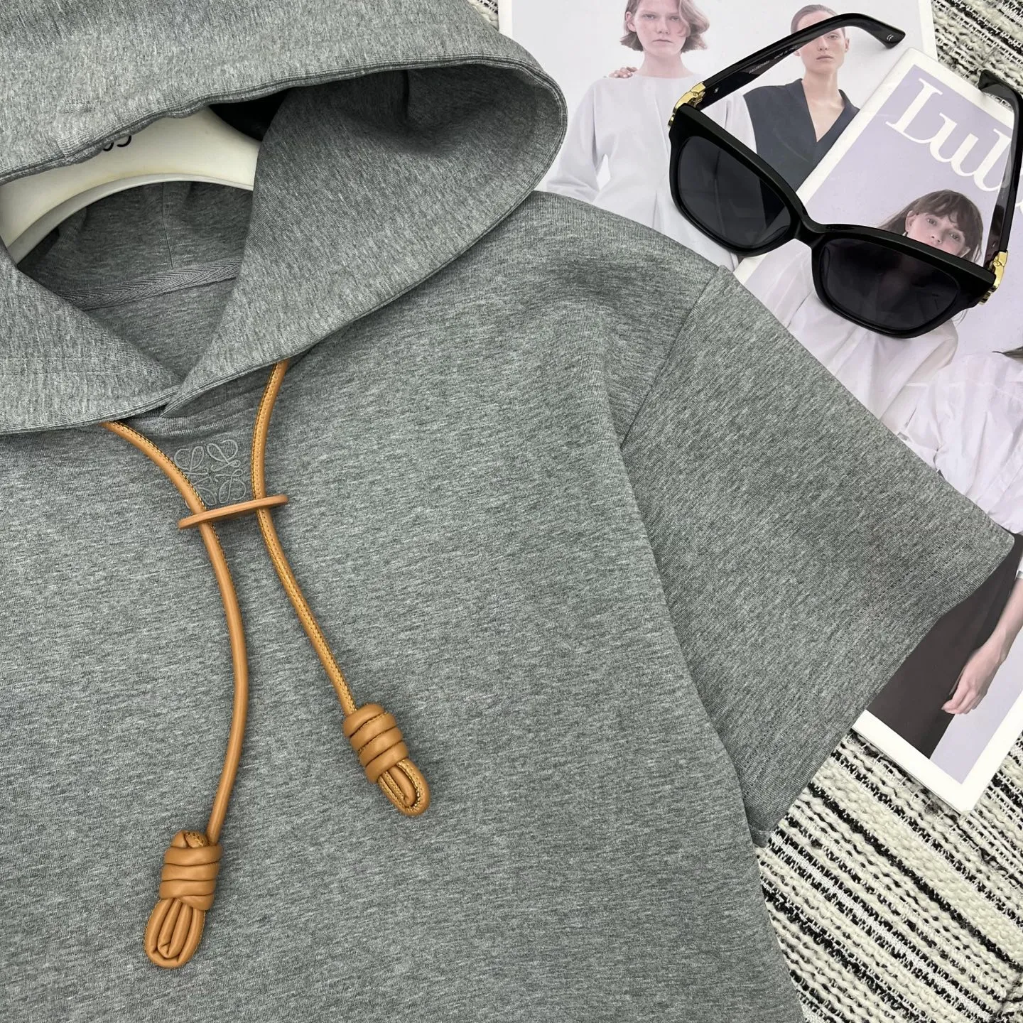 『S-L』刺繍 ロゴ アクセント フード 付き ショート トップス ゴム 入り ウエスト ストレート パンツ セットアップ