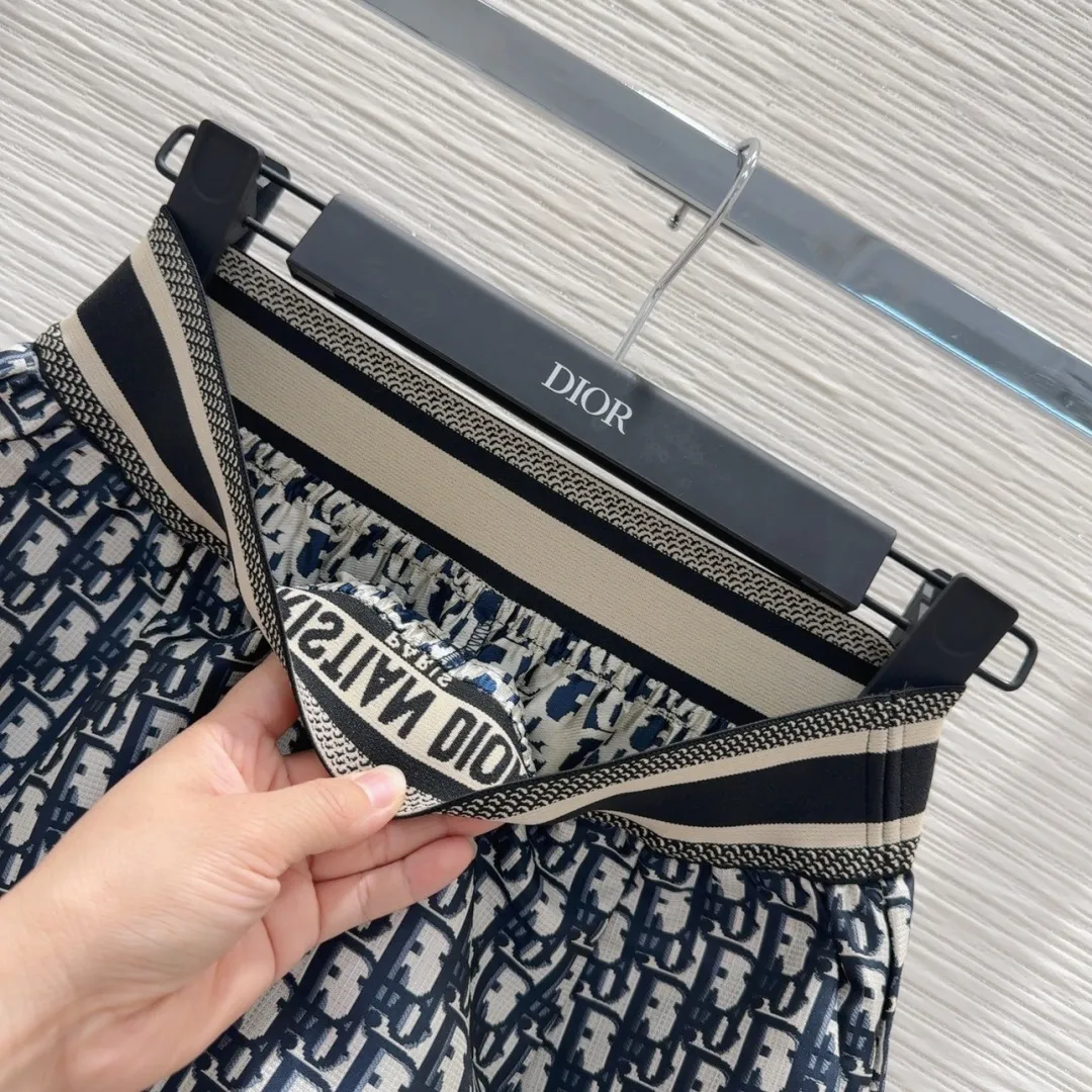『S-L』気質満点 売れ筋 人気上昇中 カジュアル 日常 ラウンドネック 半袖 Ｔシャツ＋ショートパンツ セットアップ
